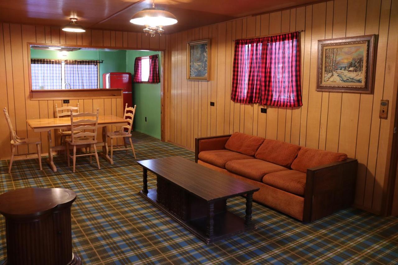 Storybook Village Pine Cove Bagian luar foto