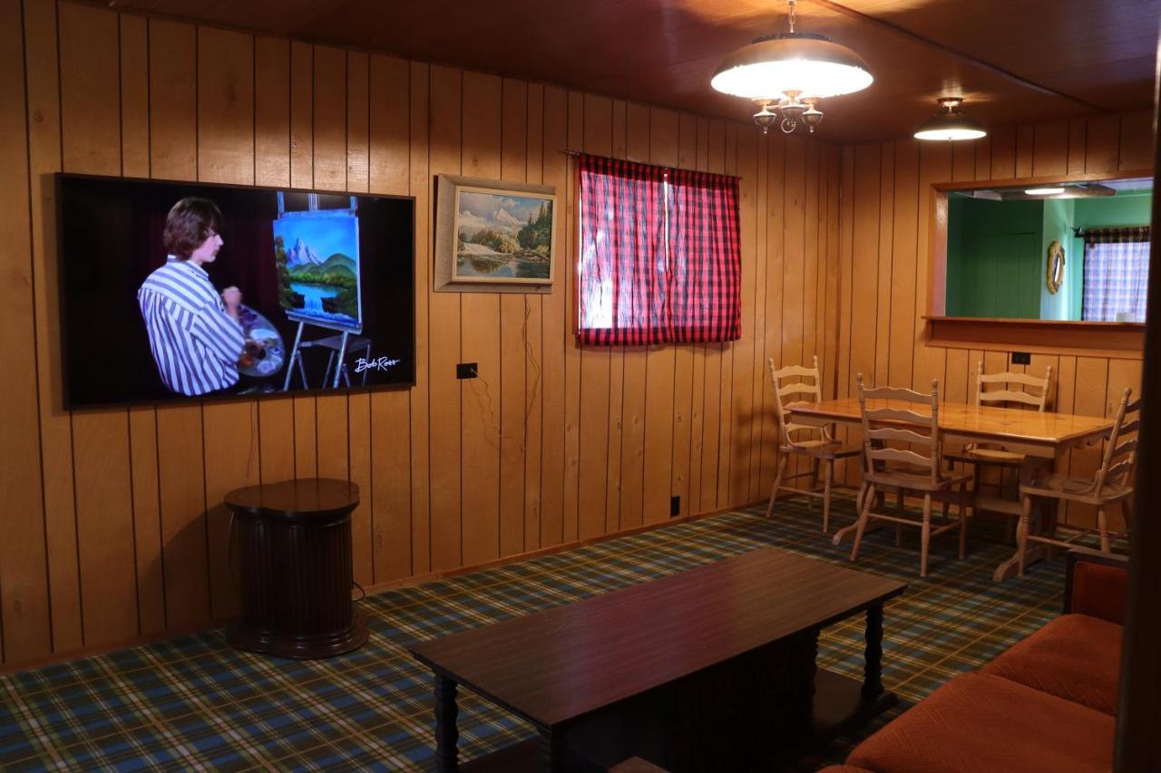 Storybook Village Pine Cove Bagian luar foto